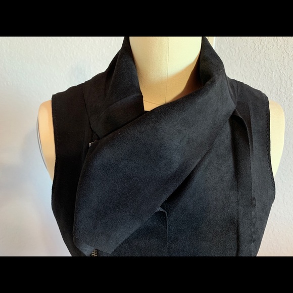 BCBGMaxAzria Jackets & Blazers - Super Cute Vest!